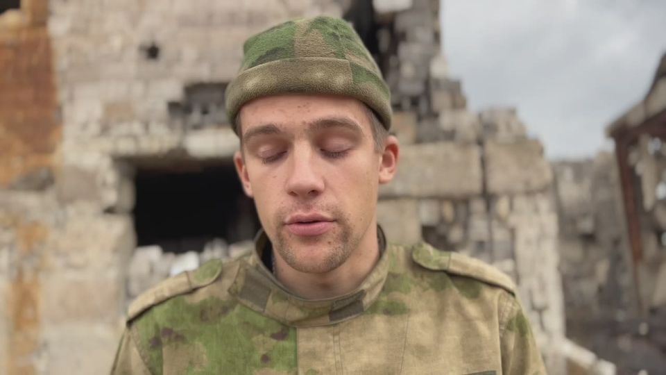 "Воробей" читает стихи собственного сочинения