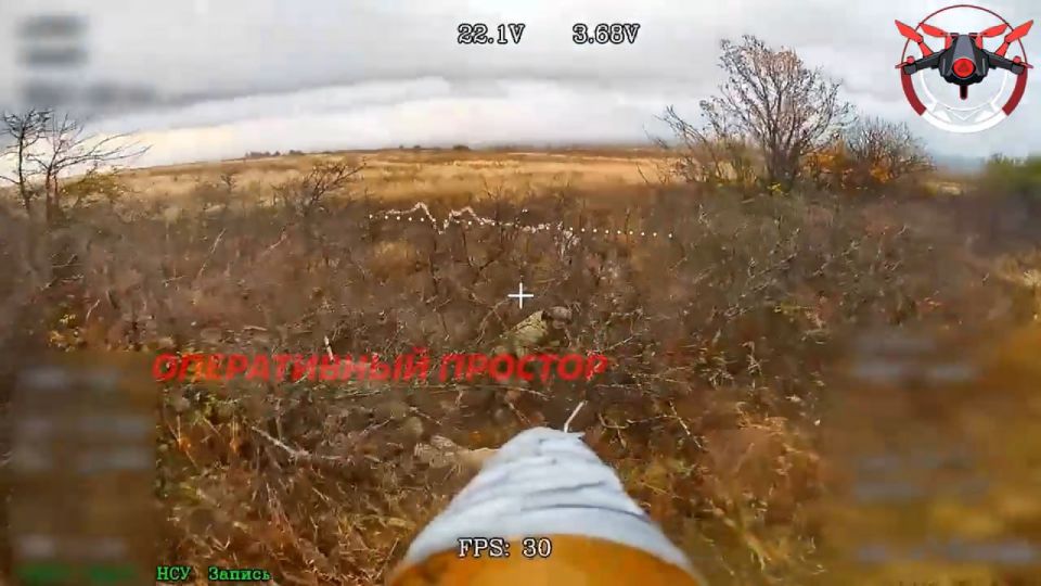 Отражение штурма пары M113 с "дикобразом" ударами FPV-дронов в районе Купянска Отражение штурма пары M113 с "дикобразом" ударами FPV-дронов в районе Купянска