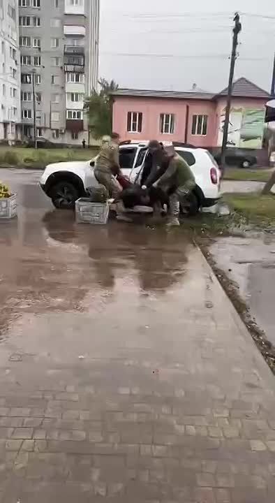 Почти все видео с ТЦК — подделка, они созданы с помощью искусственного интеллекта
