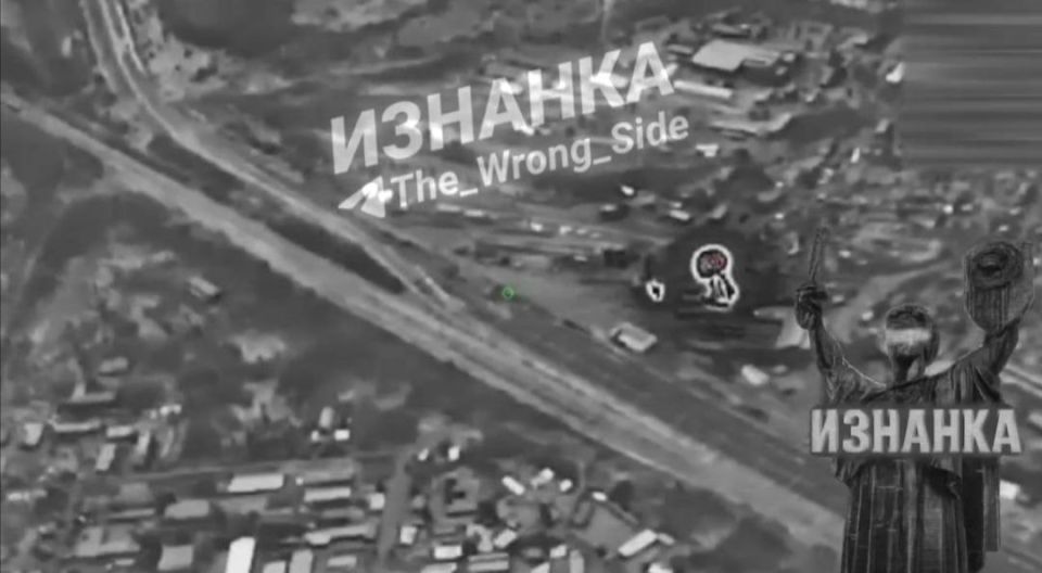 Кадры прилёта по железнодорожному депо в Лозовой Харьковской области в этот четверг Кадры прилёта по железнодорожному депо в Лозовой Харьковской области в этот четверг