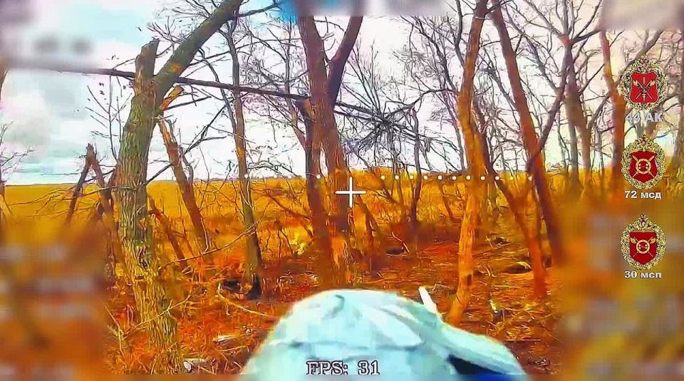 Приговор из эфира. Сумская область Расчёт БпЛА 30 мсп 44 Армейского корпуса с помощью ФПВ-дрона на оптоволокне вынес приговор боевику ВСУ