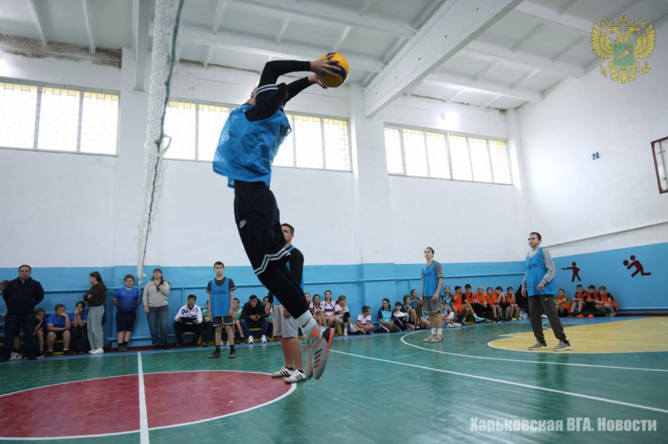 Ребята из Харьковской области стали победителями муниципальных соревнований в ЛНР по пионерболу среди учащихся 5–8 классов Ребята из Харьковской области стали победителями муниципальных соревнований в ЛНР по пионерболу среди учащихся 5–8 классов