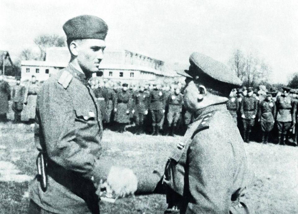   . 28  1942                 227:   