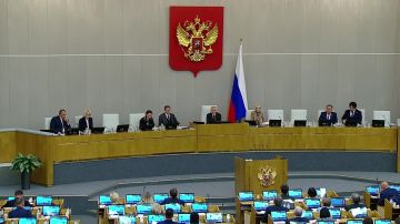 Володин предложил запретить иноагентам предателям получать пенсии на личные карты, хочет забрать пенсию пусть приезжает в Россию, заявил он