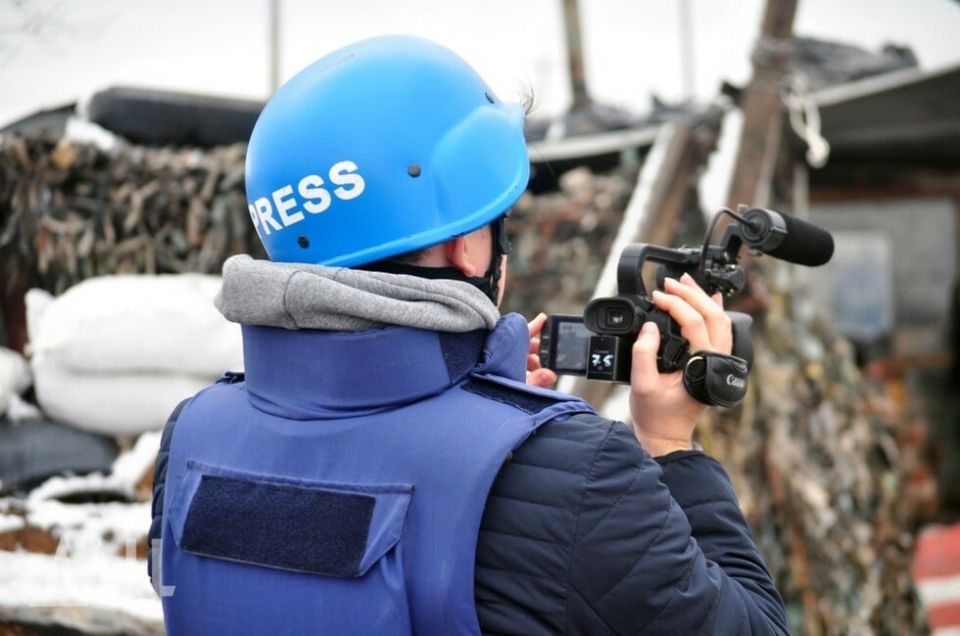 Украина запрещает СМИ посещать районы блокирования ВСУ