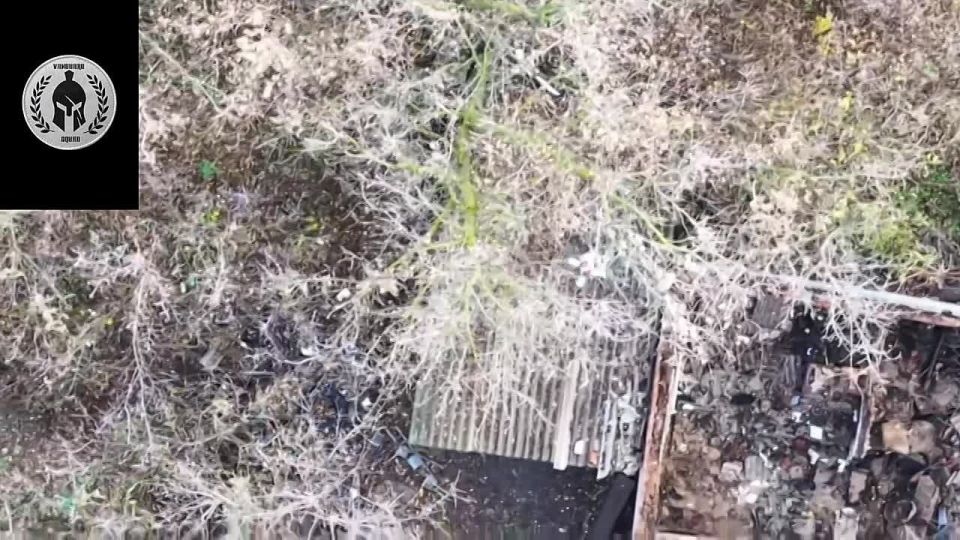 Сбросы с коптера по украинской позиции в жилой застройке Боровской Андреевке Харьковской области