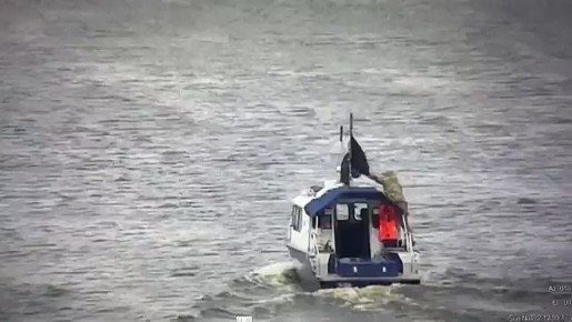 Ща вагнера подъедут. Эстонская разведка засекла российский катер пограничной службы рассекающий по Нарве, которая разделяет Россию и Эстонию
