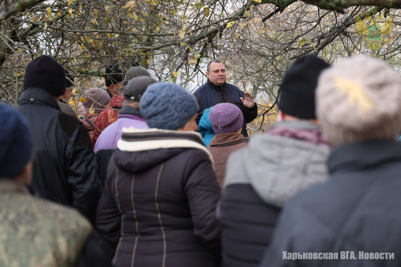 Глава ВГА Купянского района Харьковской области Александр Капленко встретился с жителями, проживающими в населённых пунктах Купянского района, находящихся под контролем Вооружённых Сил Российской Федерации Глава ВГА Купянского района Харьковской области Александр Капленко встретился с жителями, проживающими в населённых пунктах Купянского района, находящихся под контролем Вооружённых Сил Российской Федерации