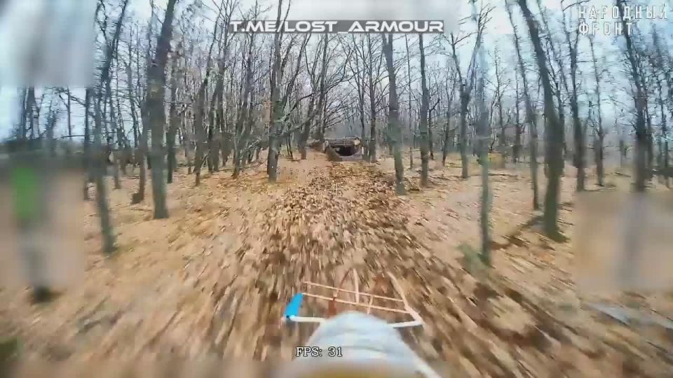 Бог дал - Бог взял!. На кадрах "современные боги войны" - топовые FPV-оптоволоконщики ВС РФ "забирают" очередную 155-мм САУ 2С22 "Богдана" ВСУ в Харьковской области