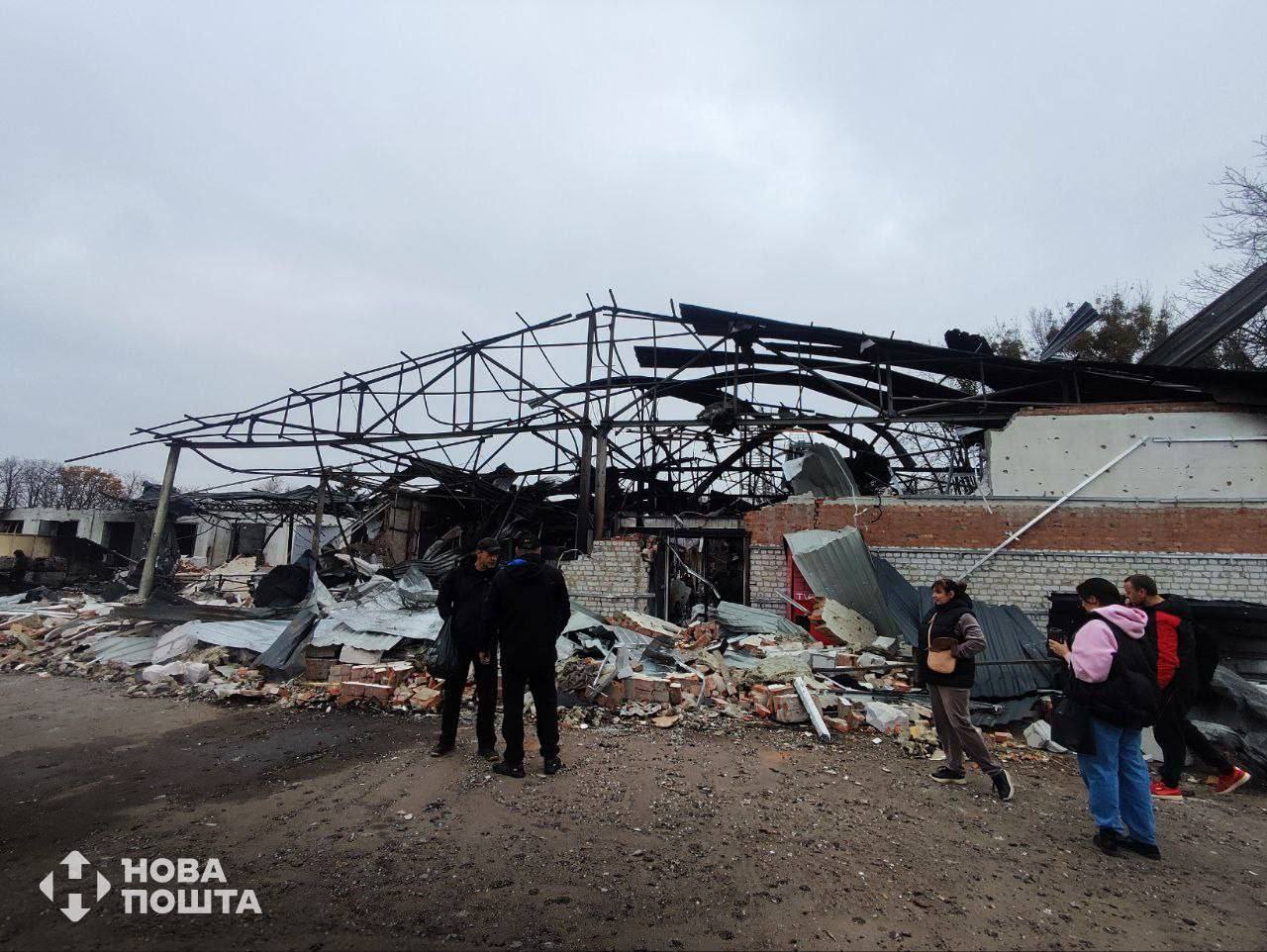 В Чугуеве уничтожен склад «Новой почты», который использовался для военных нужд В Чугуеве уничтожен склад «Новой почты», который использовался для военных нужд