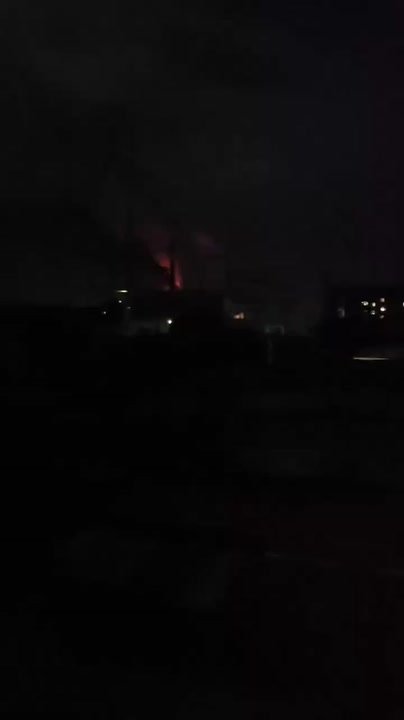 Кадры с места комбинированного удара ОТРК «Искандер» и дронов-камикадзе «Герань-2 по ТЭЦ-5 в Харькове