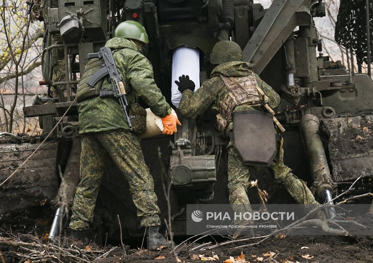 Боевая работа расчета самоходной пушки 2С7 «Пион» группировки «Запад» на Харьковском направлении Боевая работа расчета самоходной пушки 2С7 «Пион» группировки «Запад» на Харьковском направлении