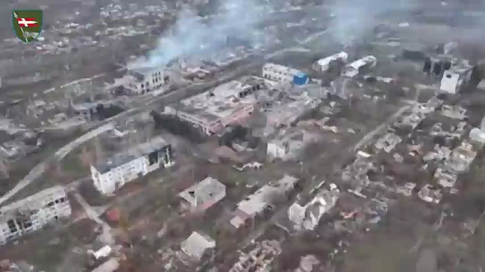 ВСУ публикуют кадры артиллерийского обстрела хлебозавода в Купянске, подтверждая контроль ВС РФ над территорией предприятия