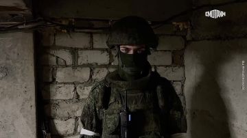 ВСУ отступают вдоль Оскола в западной части Купянска, сообщил командир штурмовой роты штурмового отряда 121-го мотострелкового полка с позывным Снег