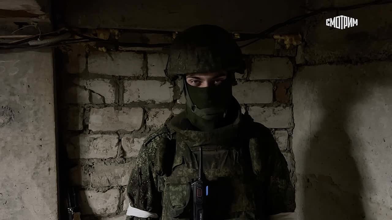 "Противник отступает вдоль реки