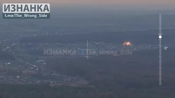 Российские войска ударами трех ФАБ-500 уничтожили расположение ВСУ в Подолах в Харьковской области, сообщает Telegram-канал “Изнанка”