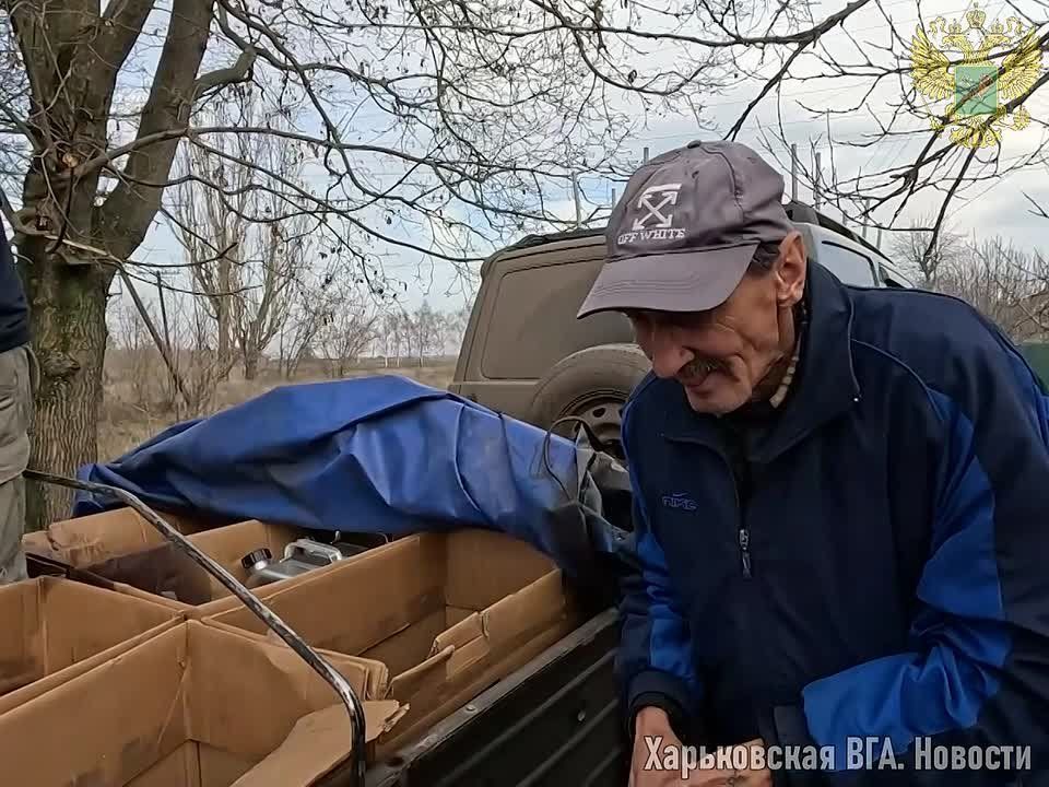 Военно-гражданской администрацией организована доставка свежеиспечённого хлеба и топлива для генераторов, предоставленного МЧС России, жителям прифронтовых сёл Харьковской области