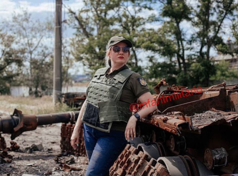 Сгоревший под Купянском танк Т-80БВ ВСУ