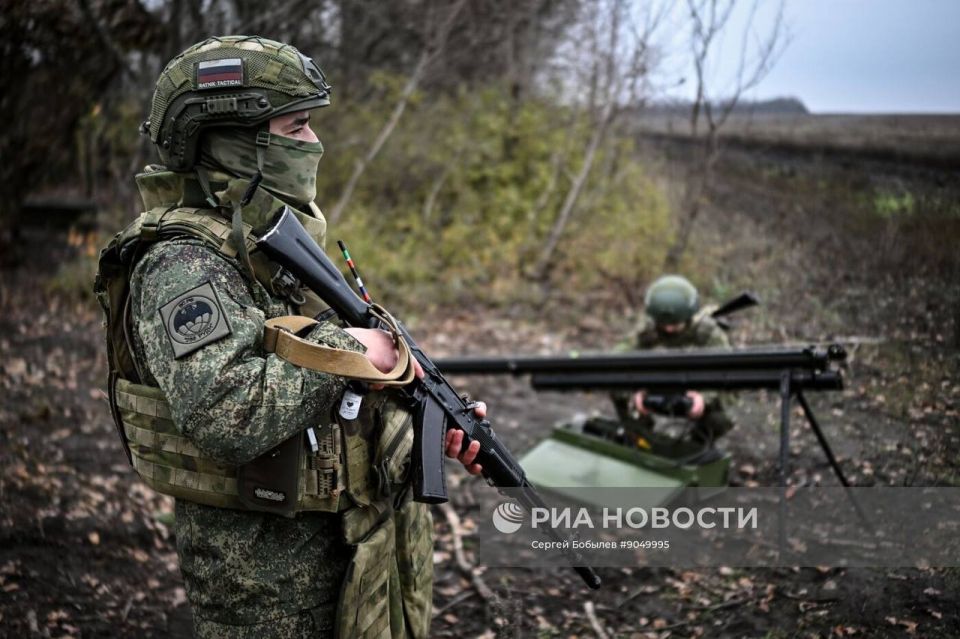 Боевая работа расчёта барражирующих боеприпасов «Куб» 288-й артиллерийской бригады группировки войск «Запад» на Купянском участке фронта Боевая работа расчёта барражирующих боеприпасов «Куб» 288-й артиллерийской бригады группировки войск «Запад» на Купянском участке фронта