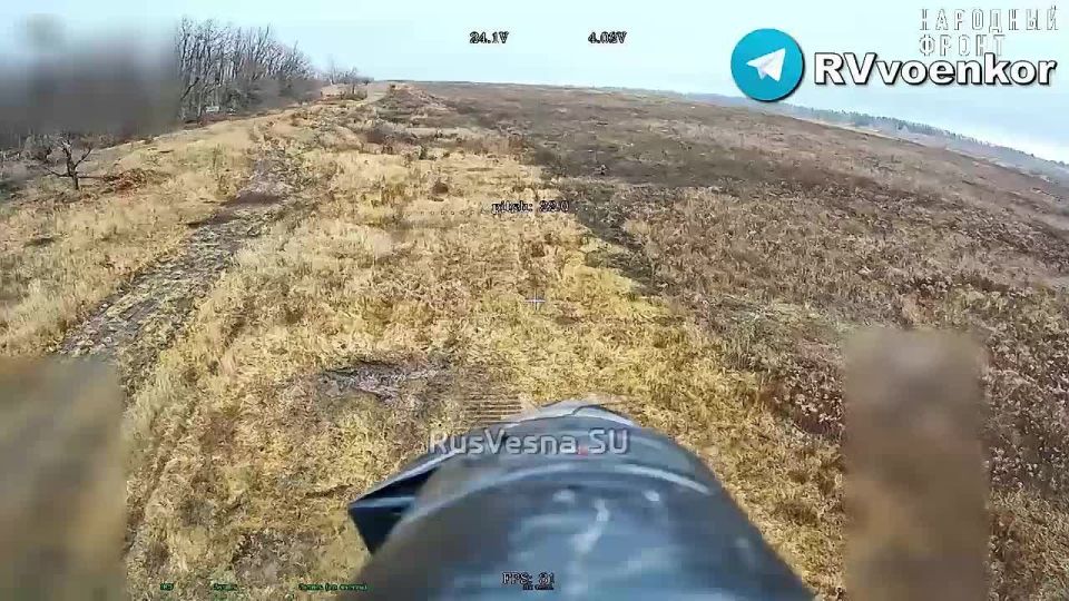 Дуэль дронов на оптоволокне: «Князь Вандал» атакует врага винтами