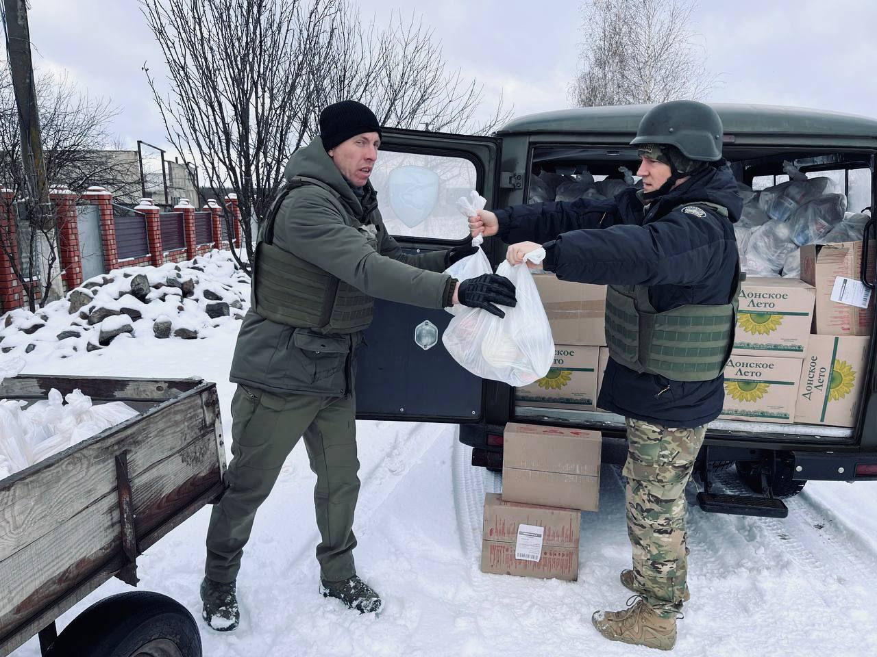 С Днём волонтёра!. Центр помощи Единой России в Белгородской и Харьковской областях поздравляет всех добровольцев с этим важным и светлым днём! Наши волонтёры — это люди, которые с самого начала 2022 года стоят рядом с теми... С Днём волонтёра!. Центр помощи Единой России в Белгородской и Харьковской областях поздравляет всех добровольцев с этим важным и светлым днём! Наши волонтёры — это люди, которые с самого начала 2022 года стоят рядом с теми...