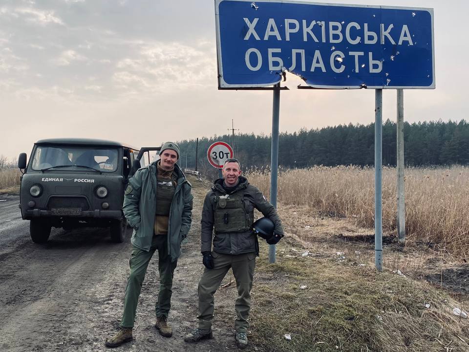 С Днём волонтёра!. Центр помощи Единой России в Белгородской и Харьковской областях поздравляет всех добровольцев с этим важным и светлым днём! Наши волонтёры — это люди, которые с самого начала 2022 года стоят рядом с теми... С Днём волонтёра!. Центр помощи Единой России в Белгородской и Харьковской областях поздравляет всех добровольцев с этим важным и светлым днём! Наши волонтёры — это люди, которые с самого начала 2022 года стоят рядом с теми...