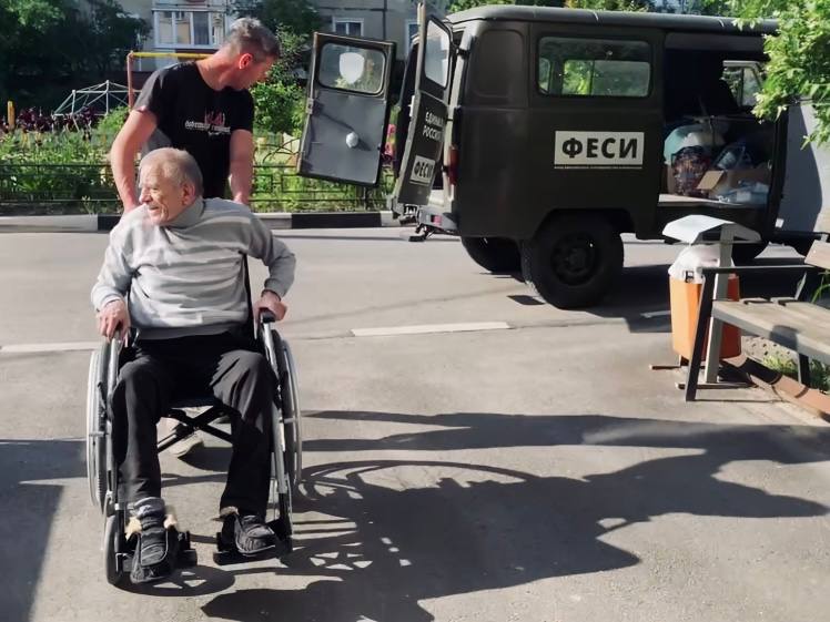 С Днём волонтёра!. Центр помощи Единой России в Белгородской и Харьковской областях поздравляет всех добровольцев с этим важным и светлым днём! Наши волонтёры — это люди, которые с самого начала 2022 года стоят рядом с теми... С Днём волонтёра!. Центр помощи Единой России в Белгородской и Харьковской областях поздравляет всех добровольцев с этим важным и светлым днём! Наши волонтёры — это люди, которые с самого начала 2022 года стоят рядом с теми...