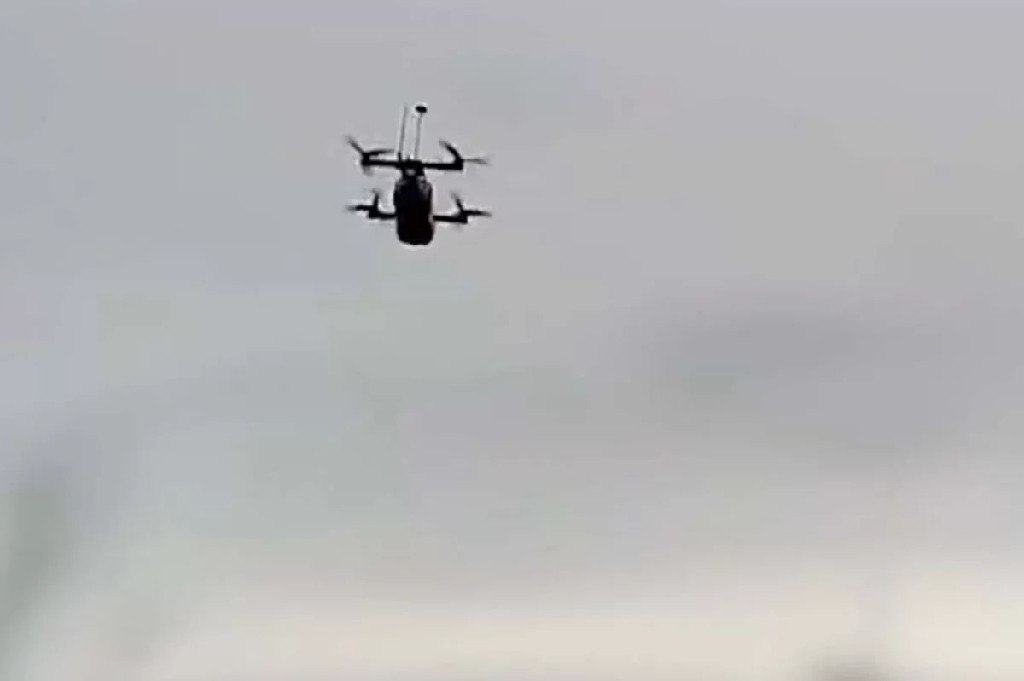 Кузя своих выручает. Дроны под Харьковом несут штурмовикам припасы вовремя