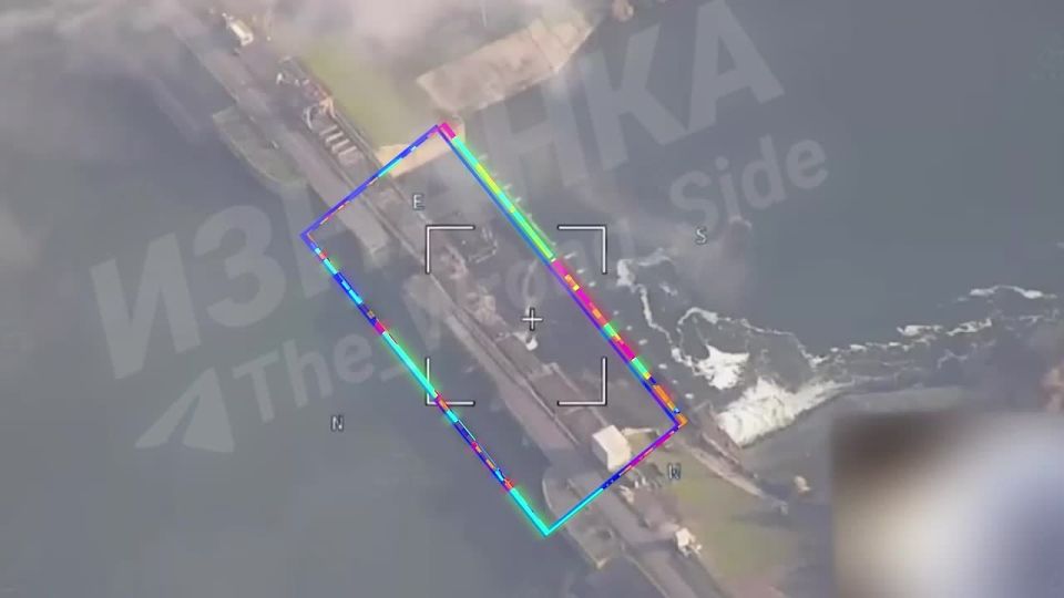 Кадры ОК прилетов РСЗО "Торндао-С" по дамбе в районе н.п. Печенеги (Харьковская обл.)