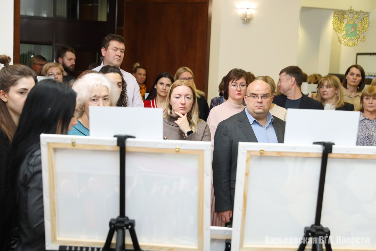 В Москве в Министерстве труда и социальной защиты Российской Федерации проходит выставка «Харьковская весна», организованная Военно-гражданской администрацией для сотрудников и посетителей министерства В Москве в Министерстве труда и социальной защиты Российской Федерации проходит выставка «Харьковская весна», организованная Военно-гражданской администрацией для сотрудников и посетителей министерства