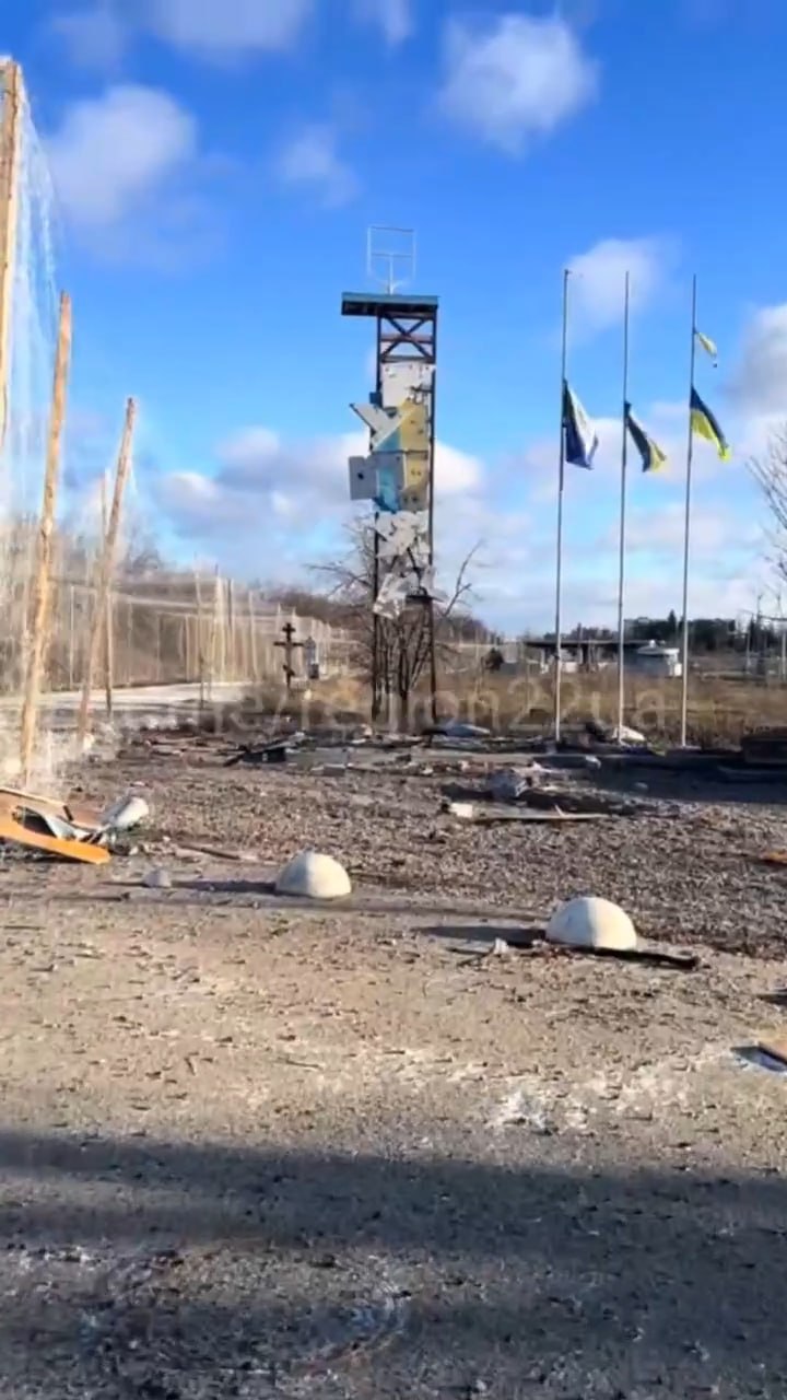 В ВСУ сами невольно подтвердили фейковость «селфи» Зеленского у стелы Купянска В ВСУ сами невольно подтвердили фейковость «селфи» Зеленского у стелы Купянска