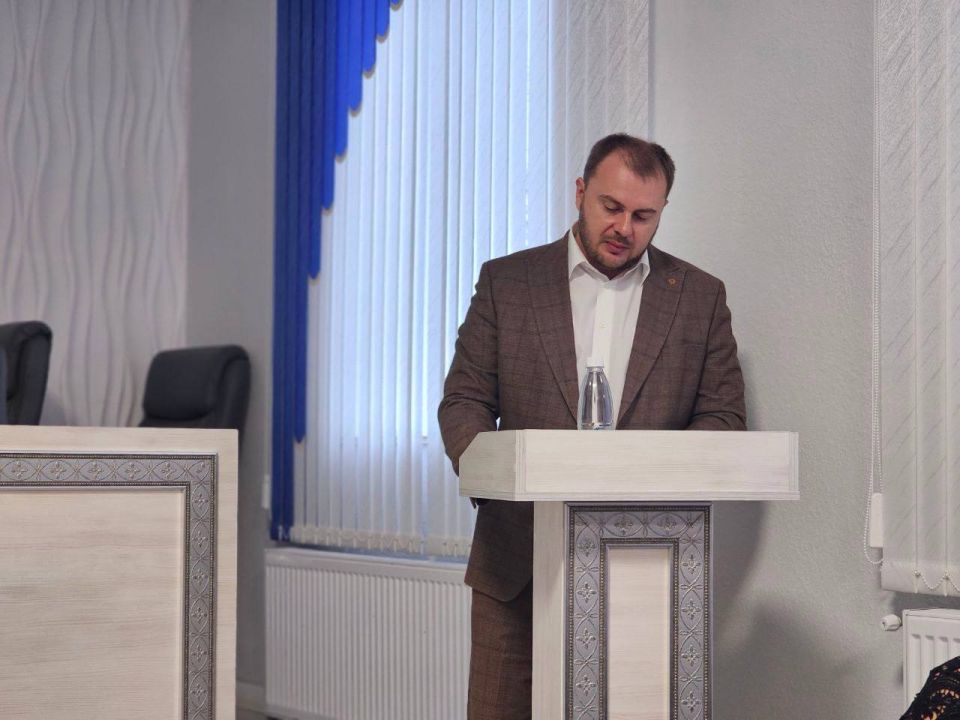 Крымской школе, где учился погибший в зоне СВО корреспондент "Известий" Александр Федорчак, присвоили его имя Крымской школе, где учился погибший в зоне СВО корреспондент "Известий" Александр Федорчак, присвоили его имя