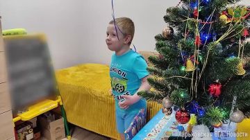 Волшебство приходит к тем, кто в него верит! В рамках нашей акции «Почта новогодних сюрпризов» Заместитель Главы - руководитель Аппарата Главы ВГА Харьковской области области Светлана Надён исполнила мечту четырёхлетнего...