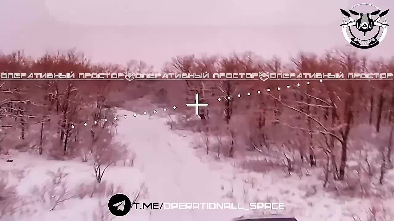 Подрыв автомобиля с всушниками в районе Петровки на Купянском направлении