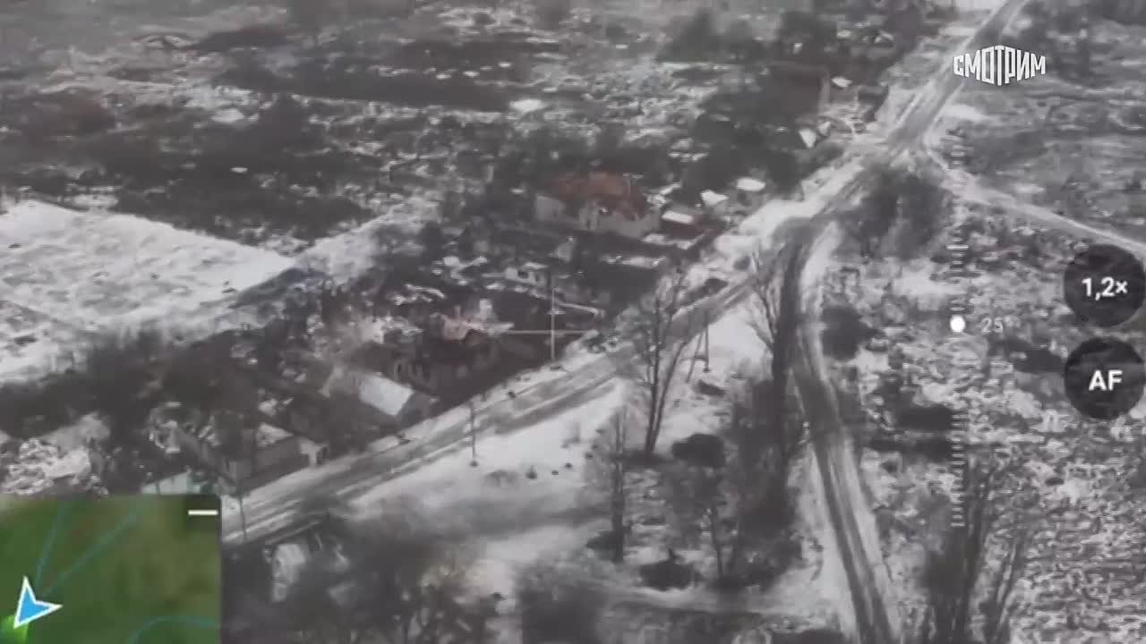 Вооруженные силы РФ установили российские флаги в разных районах освобожденного населенного пункта Подолы в Харьковской области