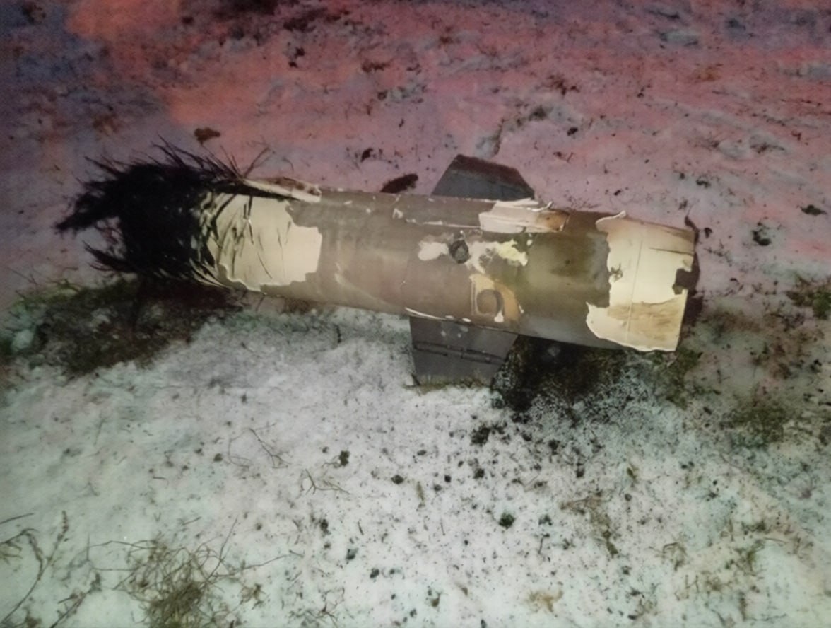 Обломок отработавшей зенитной ракеты PAC-3 MSE от ЗРК MIM-104F Patriot на улицах Харькова