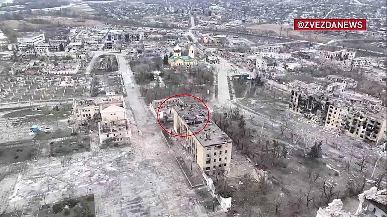 ВСУ пытались установить флаг с помощью БПЛА на здание администрации Купянска — его взорвали дроном наши военнослужащие