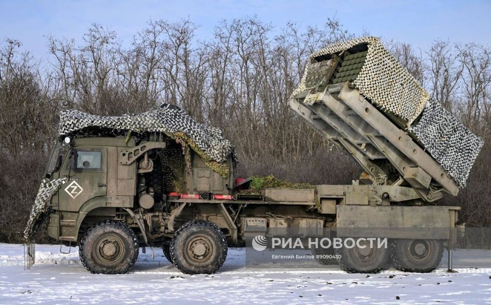 Работа расчёта инженерной системы дистанционного минирования (ИСДМ) «Земледелие» 45-й отдельной инженерной бригады группировки войск «Запад» на Купянском направлении под прикрытием станции РЭБ