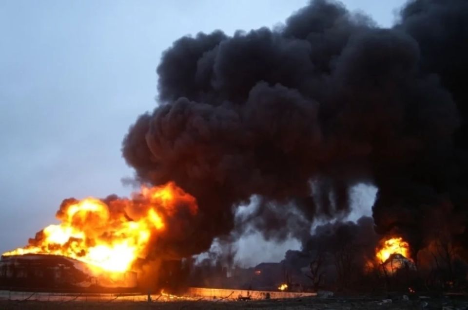 Сводка СВО, 28 января. Источники Telegram-канала «Донбасский партизан» сообщают, что по военному аэродрому в Коломые Ивано-Франковской области был нанесен удар гиперзвуковой ракетой Х-47 «Кинжал».Эксперты отмечают, что на...