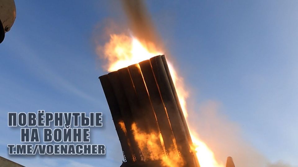 РСЗО «Ураган», САУ «Гиацинт-К» и «Мста-С» из состава 288-й гвардейской артиллерийской бригады ГрВ «Запад» работают по целям в Харьковской области РСЗО «Ураган», САУ «Гиацинт-К» и «Мста-С» из состава 288-й гвардейской артиллерийской бригады ГрВ «Запад» работают по целям в Харьковской области