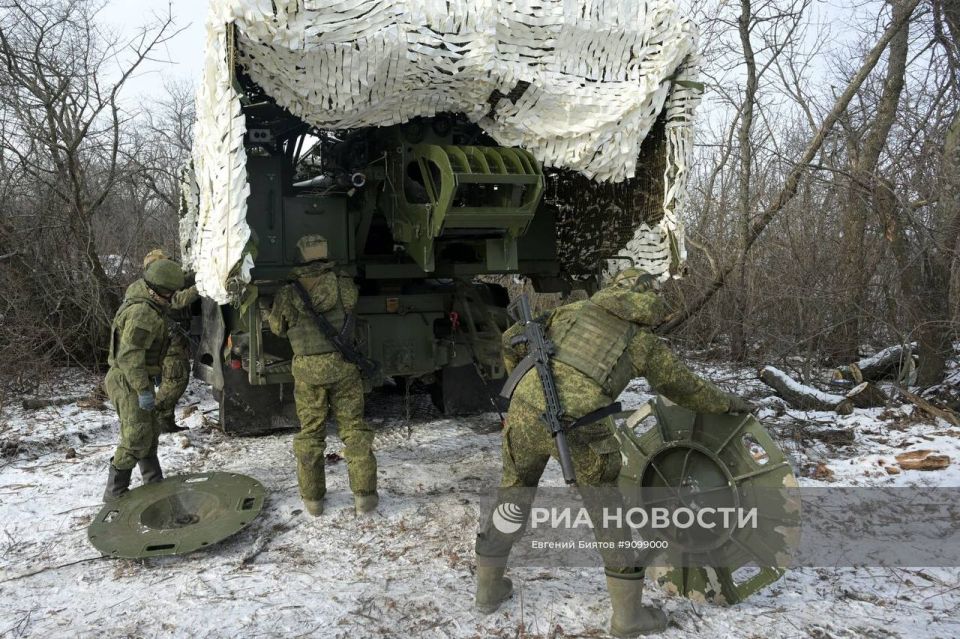 Кадры боевой работы расчёта 152-мм самоходного артиллерийского орудия 2С44 «Гиацинт-К» 288-й бригады группировки войск «Запад» на Харьковском направлении Кадры боевой работы расчёта 152-мм самоходного артиллерийского орудия 2С44 «Гиацинт-К» 288-й бригады группировки войск «Запад» на Харьковском направлении