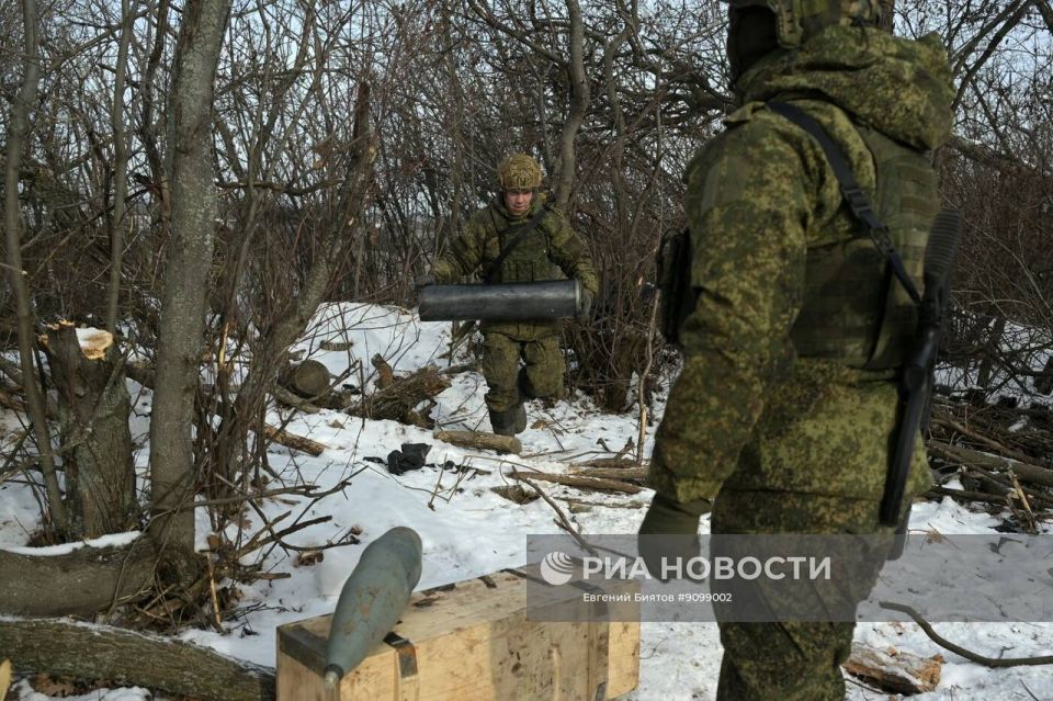 Кадры боевой работы расчёта 152-мм самоходного артиллерийского орудия 2С44 «Гиацинт-К» 288-й бригады группировки войск «Запад» на Харьковском направлении Кадры боевой работы расчёта 152-мм самоходного артиллерийского орудия 2С44 «Гиацинт-К» 288-й бригады группировки войск «Запад» на Харьковском направлении