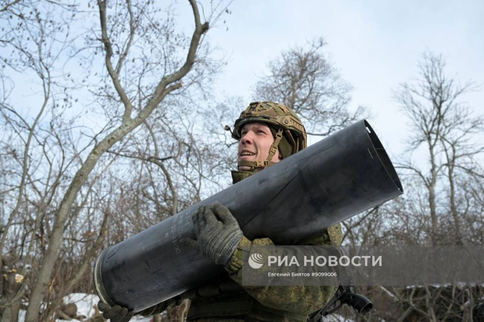 Кадры боевой работы расчёта 152-мм самоходного артиллерийского орудия 2С44 «Гиацинт-К» 288-й бригады группировки войск «Запад» на Харьковском направлении Кадры боевой работы расчёта 152-мм самоходного артиллерийского орудия 2С44 «Гиацинт-К» 288-й бригады группировки войск «Запад» на Харьковском направлении