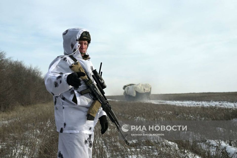 Кадры боевой работы расчёта 152-мм самоходного артиллерийского орудия 2С44 «Гиацинт-К» 288-й бригады группировки войск «Запад» на Харьковском направлении