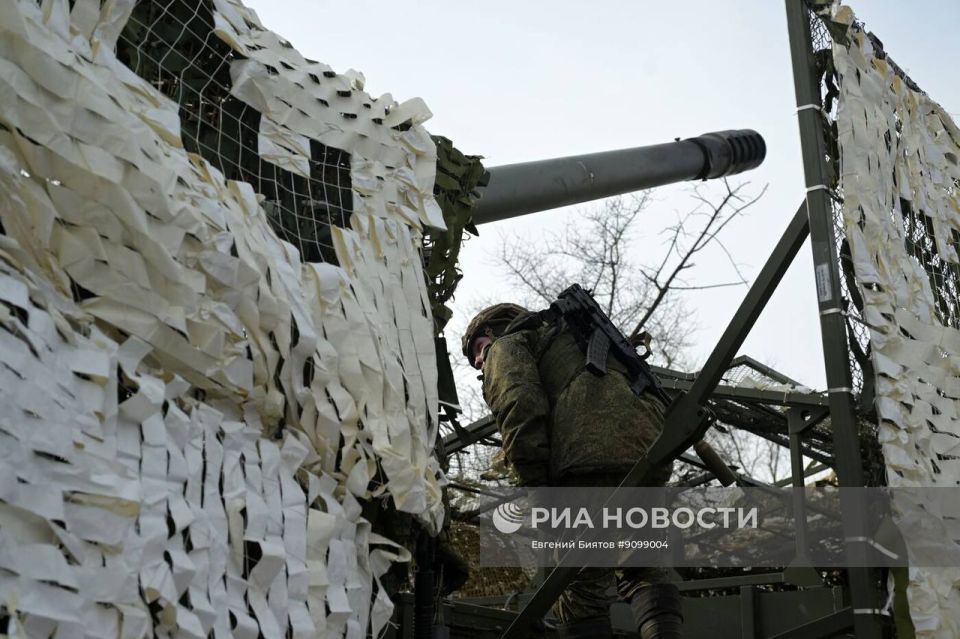 Кадры боевой работы расчёта 152-мм самоходного артиллерийского орудия 2С44 «Гиацинт-К» 288-й бригады группировки войск «Запад» на Харьковском направлении Кадры боевой работы расчёта 152-мм самоходного артиллерийского орудия 2С44 «Гиацинт-К» 288-й бригады группировки войск «Запад» на Харьковском направлении