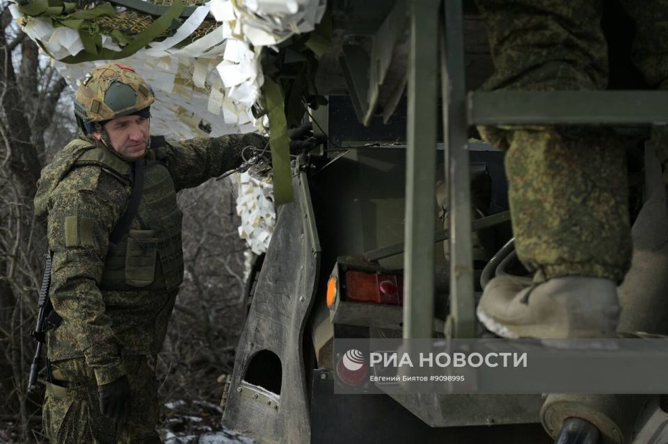 Кадры боевой работы расчёта 152-мм самоходного артиллерийского орудия 2С44 «Гиацинт-К» 288-й бригады группировки войск «Запад» на Харьковском направлении Кадры боевой работы расчёта 152-мм самоходного артиллерийского орудия 2С44 «Гиацинт-К» 288-й бригады группировки войск «Запад» на Харьковском направлении