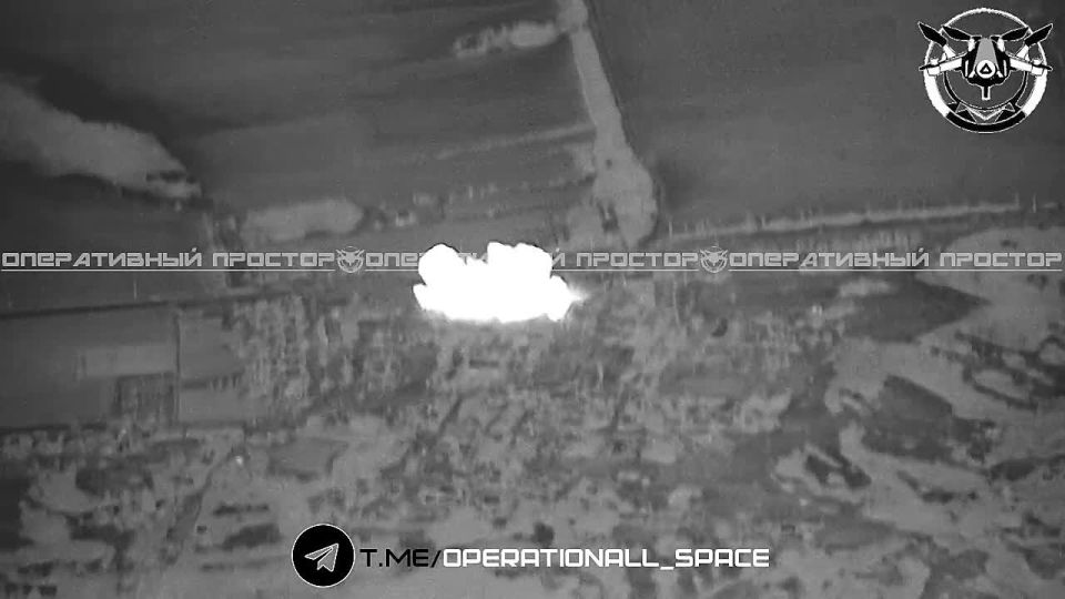 Взрывной привет от ВКС РФ. Ударом «трёхтонки» разнесли ПВД боевиков в районе н.п. Пристен. Оперативный простор