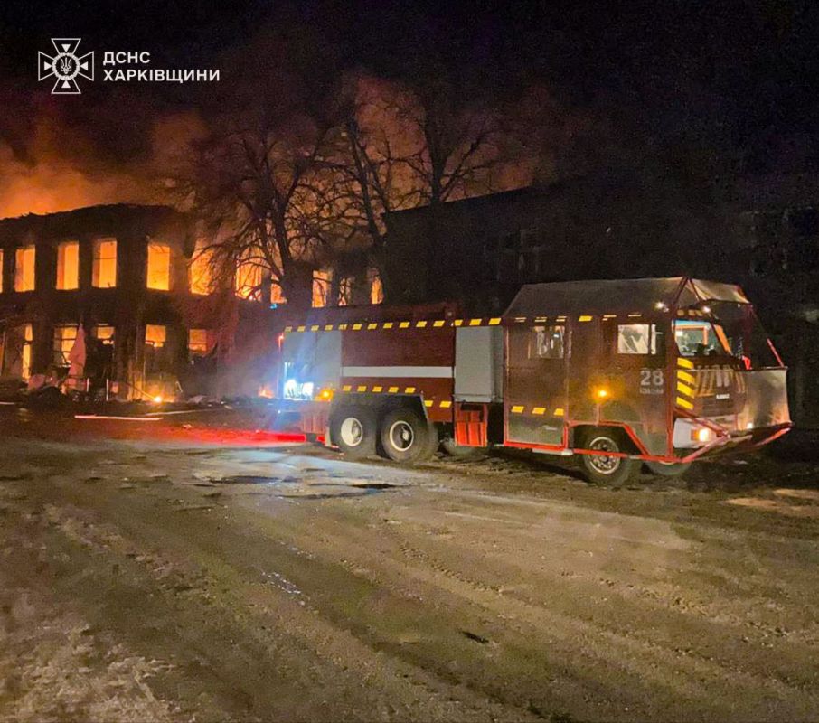 В Харьковской области со вчерашнего по сегодняшнее утро нанесено 2 удара Искандер-М, не менее 14ти ударов УМПК, 3 удара РСЗО/ОТРК и как минимум 24 удара БПЛА Герань В Харьковской области со вчерашнего по сегодняшнее утро нанесено 2 удара Искандер-М, не менее 14ти ударов УМПК, 3 удара РСЗО/ОТРК и как минимум 24 удара БПЛА Герань