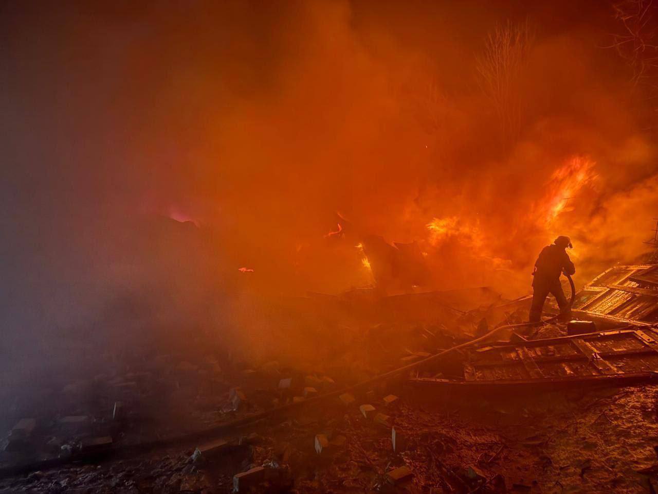 Армия России нанесла удары по инфраструктуре в Харьковской области: В Лозовой пропали свет, вода и отопление