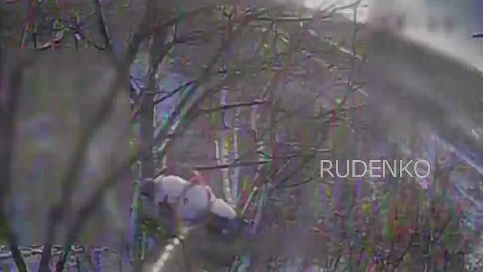 Андрей Руденко: Кадры объективного контроля уничтожения усилителя сигнала для БпЛА подразделений ВСУ оператором FPV-дрона войск беспилотных систем группировки войск «Север» в Харьковской области